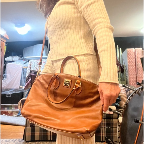 Dooney &Bourke brown leather satchel - Picture 11 of 12